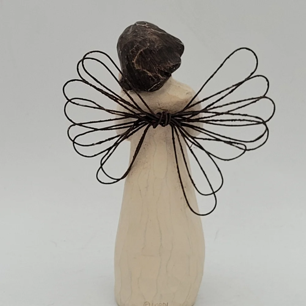 Willow Tree 5โ Angel of the Heart - Picture 8 of 13